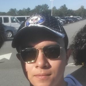 Meet your Posher, Andres